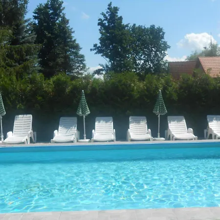 Ferienwohnung Mit Pool Fuer 5 Personen Apartment *
